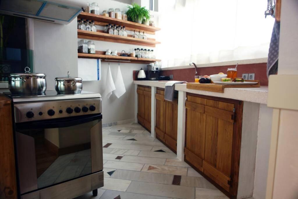 Unique - Spacious Studio With Rooftop / Thissio Афины Экстерьер фото