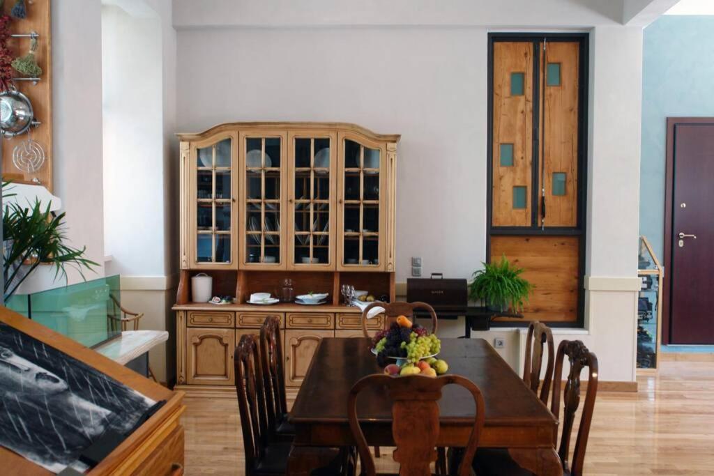 Unique - Spacious Studio With Rooftop / Thissio Афины Экстерьер фото